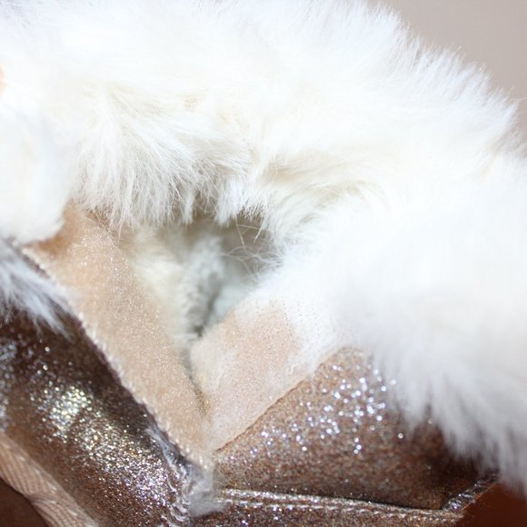 Girls Toddler Sparkly Gold Winter Boots Fuzzy Fashionable Snow Boot Kids Size 8 - Picture 6 of 8